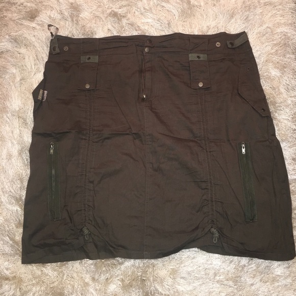 Dresses & Skirts - Skirt